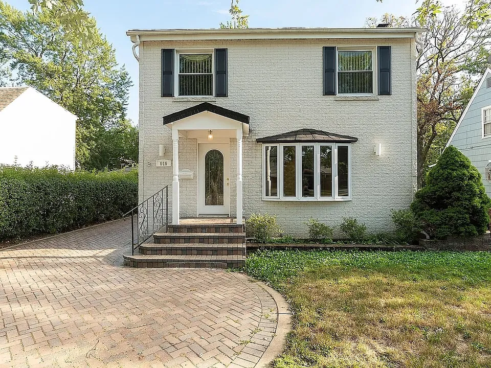 919 Greenwood Ave