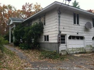 19 Mayflower Dr, Bedford, NH 03110