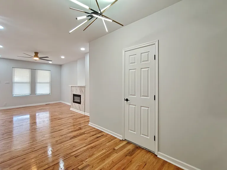 344 N Redfield St — Photo 7