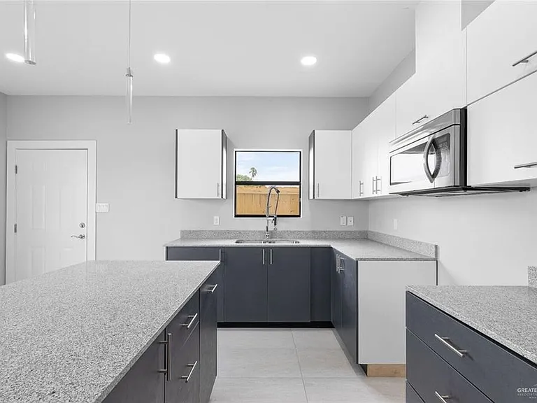 2020 Summerland Ln #1 — Photo 12