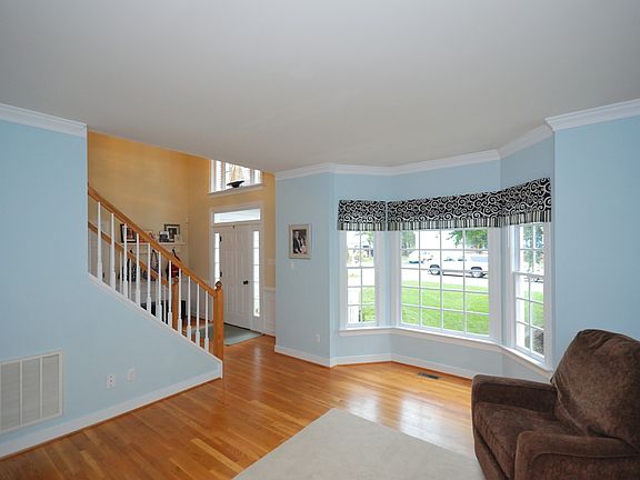 5th image of 8308 Houghton Pl