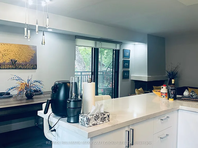 15390 Yonge St #201 — Photo 17