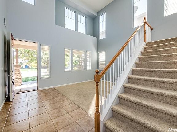 4th image of 608 Tomies Oakwood Ct