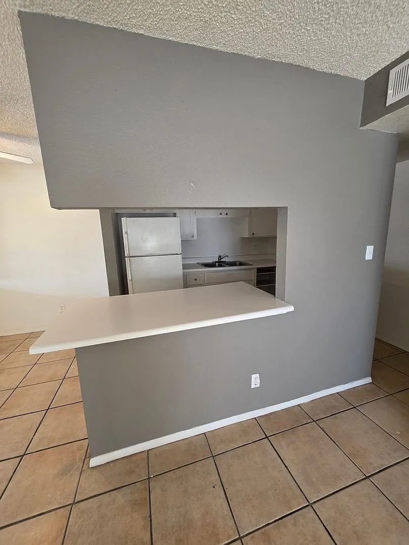 Hacienda Park apartments is centrally located and offers extra large 2 bedroom/2 bath apartments. — Photo 4