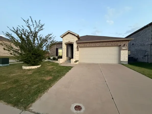 1028 Vernon Dr, Aubrey, TX 76227