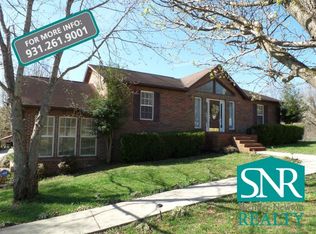 1388 N Pine Hill Rd, Cookeville, TN 38501