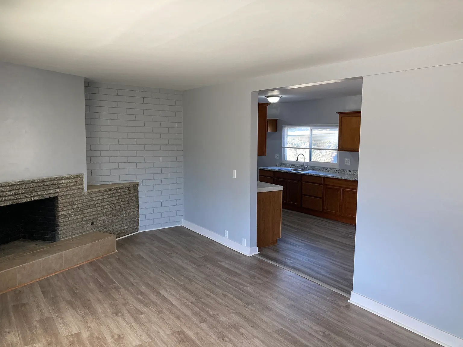 2960 W George St — Photo 3