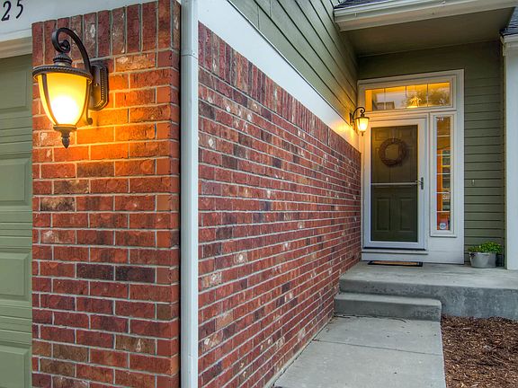 4th image of 13725 W Amherst Way