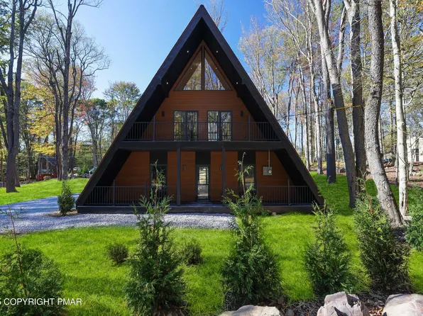 107 Cardinal Ln, Pocono Lake, PA 18347
