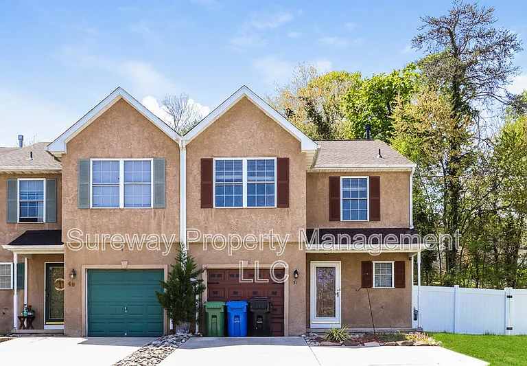 51 Meadow Ct — Photo 1
