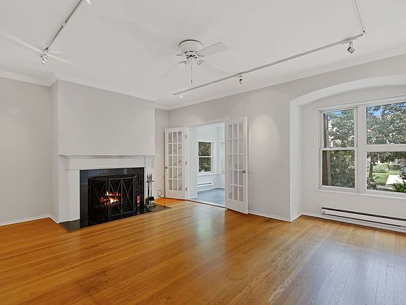 2nd image of 5246 N Kenmore Ave APT 1N