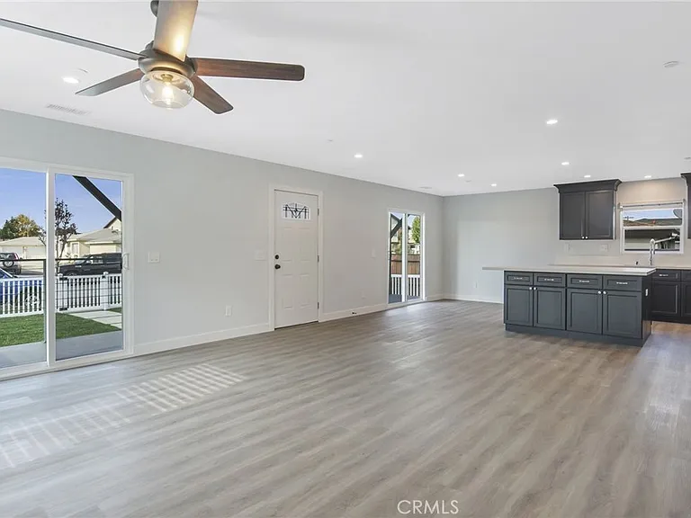 15242 Eastwood Ave — Photo 5