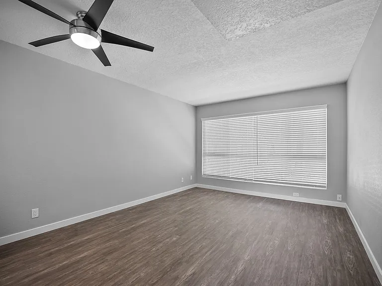 Park Apartments-Beautiful recently renovated — Photo 16