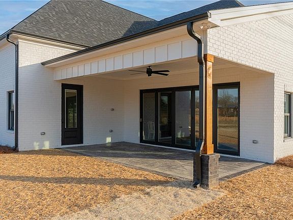 3rd image of 117 Hanes Ln