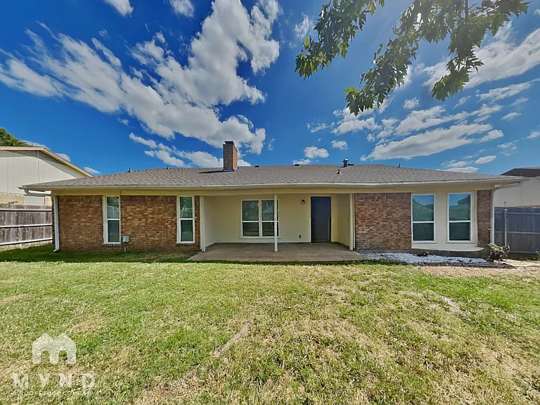 3305 Heritage Ln — Photo 20