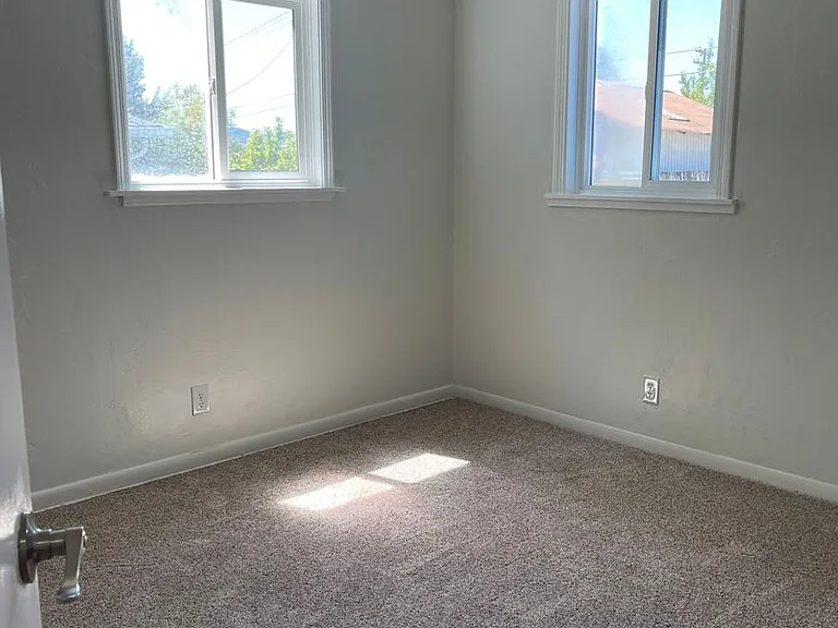3082 Vine St — Photo 11