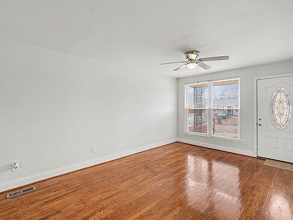 5th image of 3208 Mayer Ln