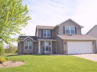 2704 Great Forest Dr, West Bend, WI 53090