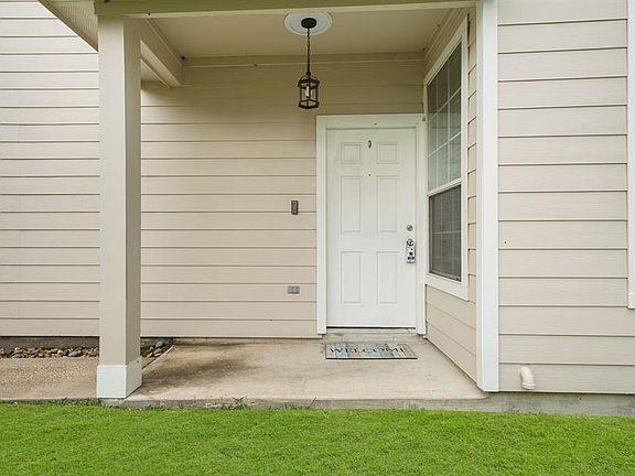 3rd image of 458 Ashford Cove