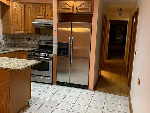 3rd image of 29 Dover Dr