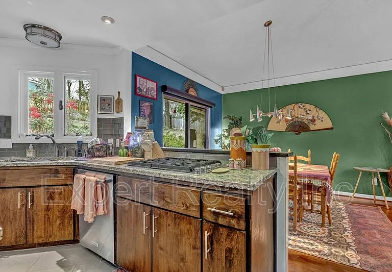 373 Laredo Dr — Photo 12