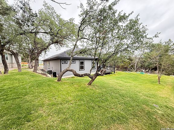 5th image of 124 LOOKOUT  CT