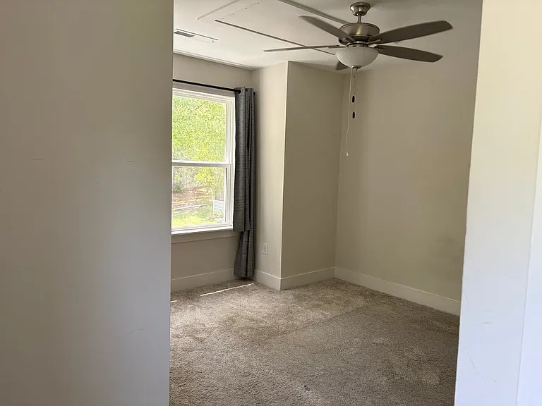 1477 Maplewood Dr — Photo 10