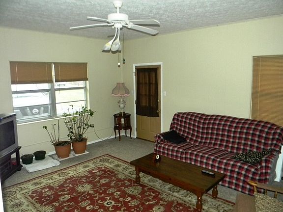 5th image of 221 Idlewild Dr