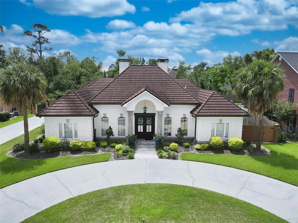 1st image of 4028 Barbe Woods Dr
