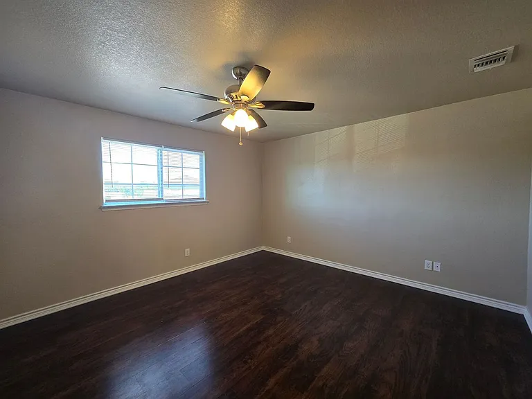 1101 Grace Point Dr #B — Photo 16