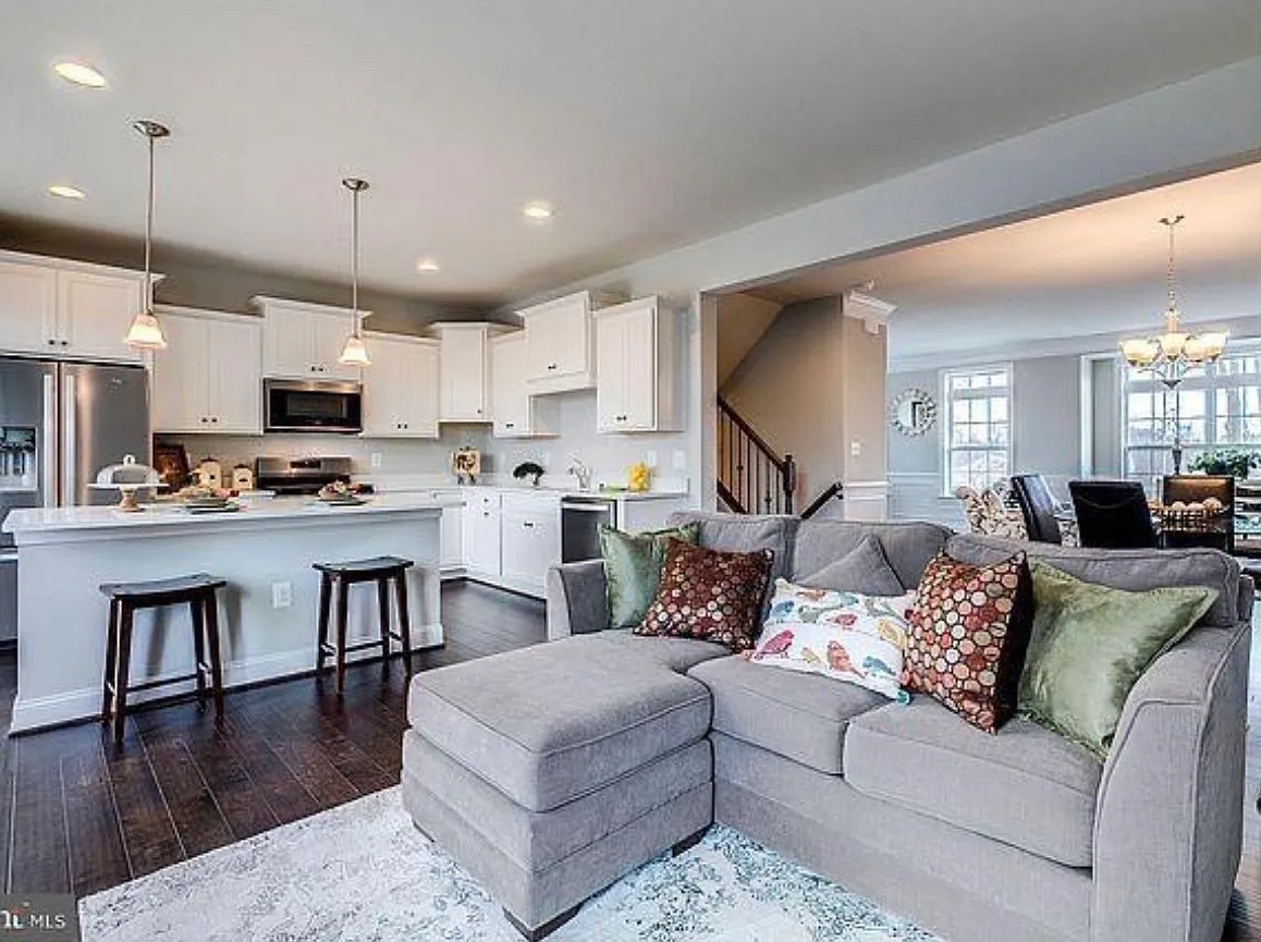 7909 Saint Dolores Dr — Photo 2