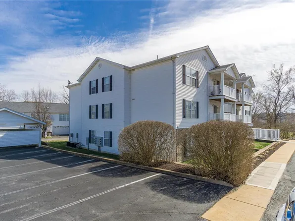 100 Towne Square Ct APT I, Eureka, MO 63025