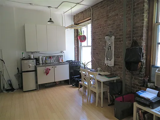 Rented by Performing Assets Corp | media 15