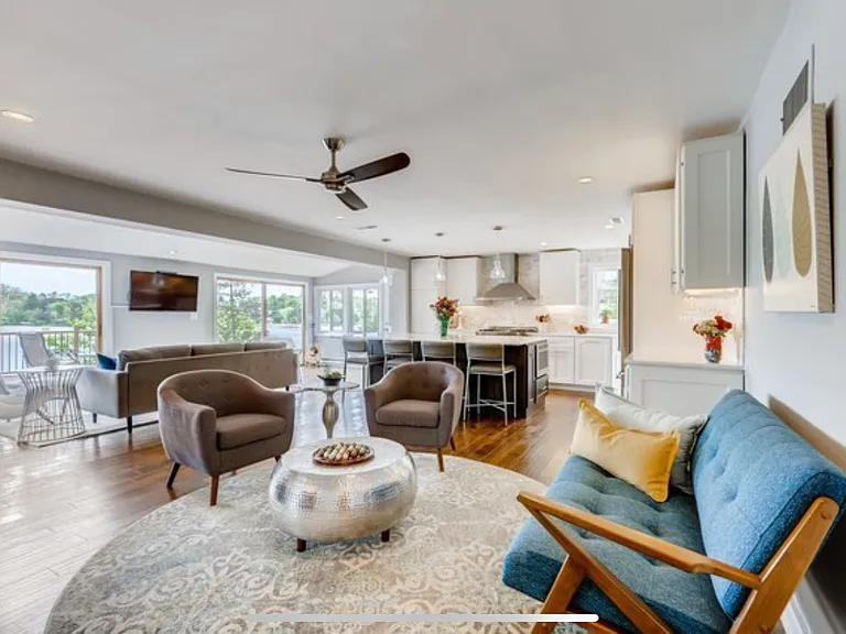 215 W Lake Shore Dr — Photo 11