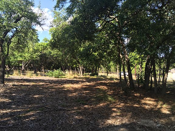 3rd image of 1582 Hillcrest Frst