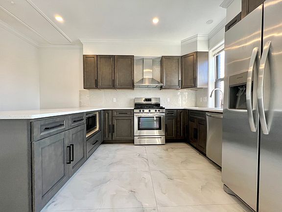 4th image of 47-14 Ditmars Blvd #2