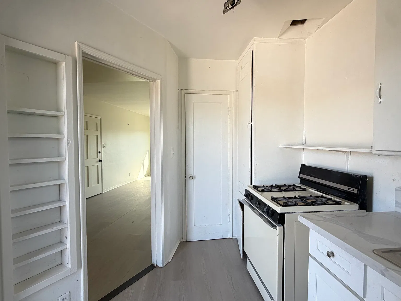 1 bed, 650 sqft, $1,999 — Photo 2