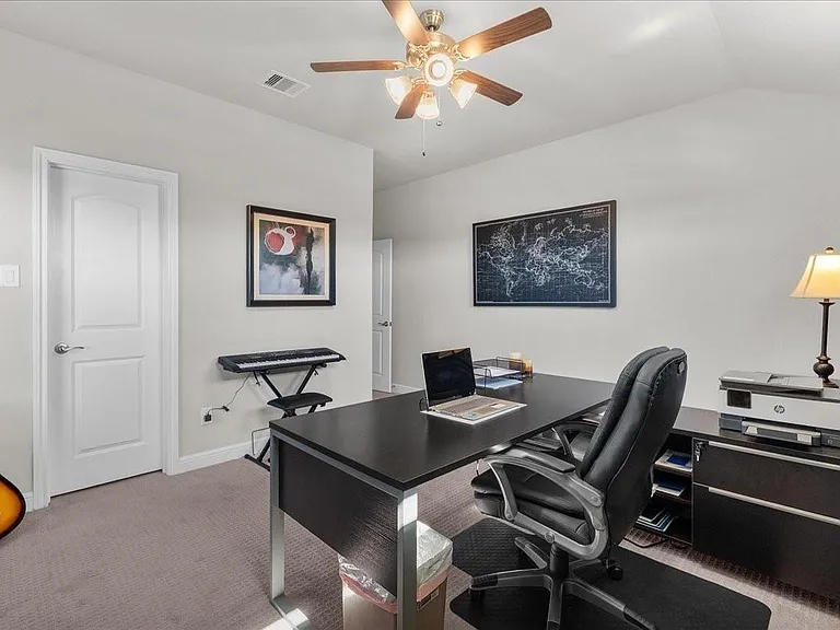 2417 Lake Mist Dr — Photo 36