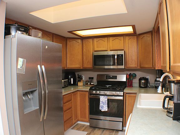 3rd image of 2830 Villa Way Unit B