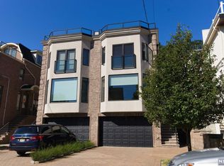26 Myrtle Ave, Edgewater, NJ 07020