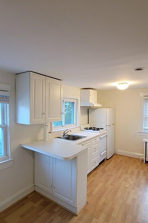 1st image of 75 Hillside Ave