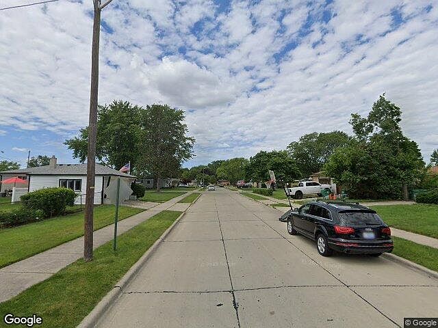 Exterior Neighborhood (street photo)