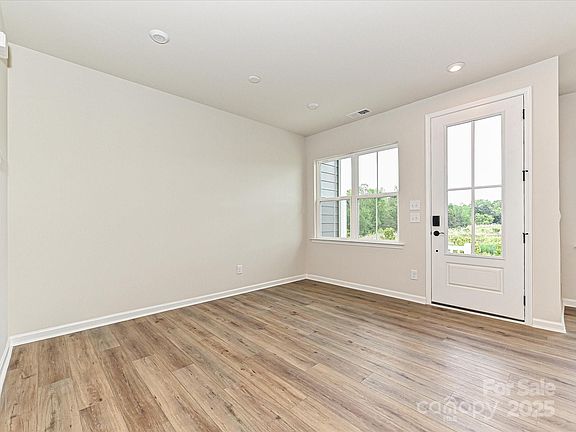 5th image of 5676 Clear Creek Ln