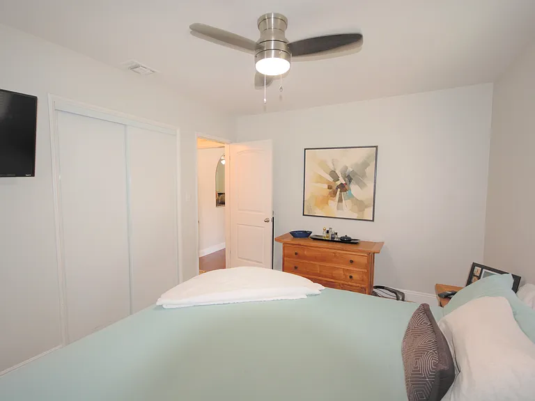 698 Patricia Ln — Photo 14