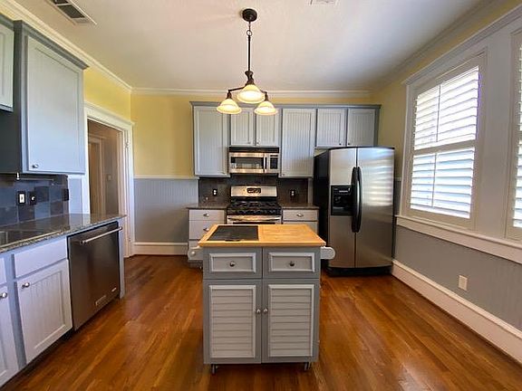 5th image of 2200 College Ave APT 204