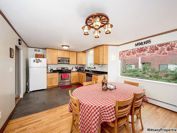4th image of 302 Locust Ln