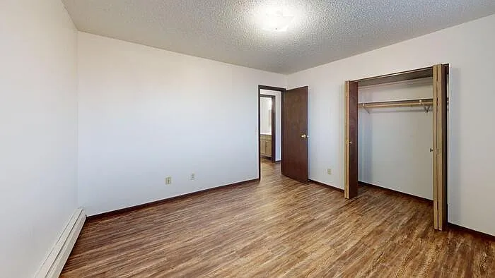 1 bed, 1.0 bath, $875 — Photo 3
