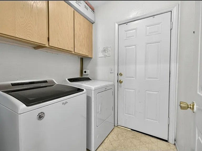 2823 Mayfair Ave — Photo 3