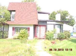 312 W Robinson St, Carmi, IL 62821