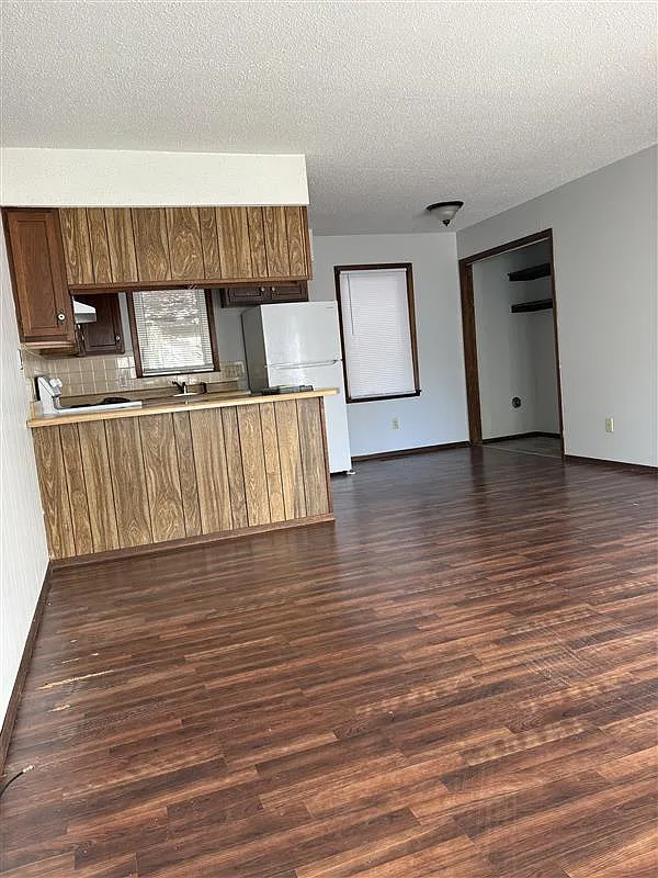 2 bed, $795 — Photo 2